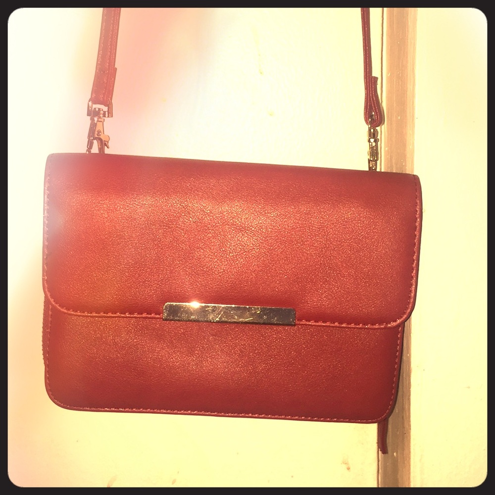 little clutch style strap bag